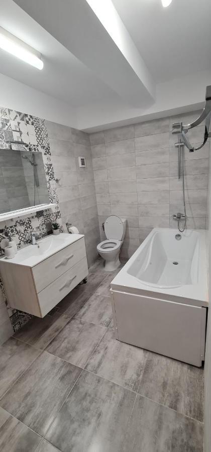 באקאו Apartament Bacovia מראה חיצוני תמונה